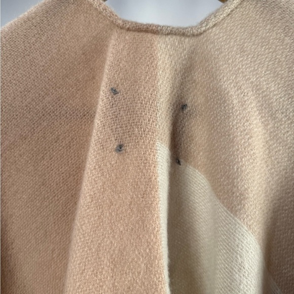 SOIA & KYO Striped Cape Wrap in‎ Pale Pink One Size - Picture 9 of 9